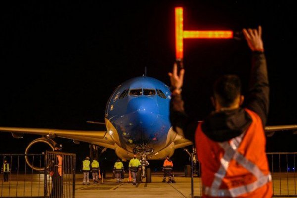 Llegó a Moscú el vuelo de Aerolíneas Argentinas que traerá más Sputnik V