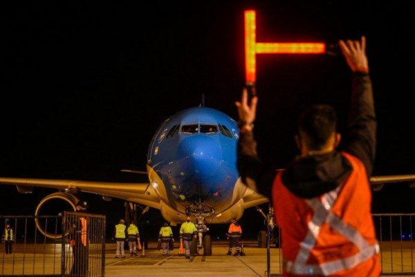 Llegó a Moscú el vuelo de Aerolíneas Argentinas que traerá más Sputnik V