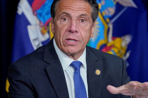 Renunció el gobernador de Nueva York, Andrew Cuomo, en medio de una avalancha de denuncias de acoso sexual