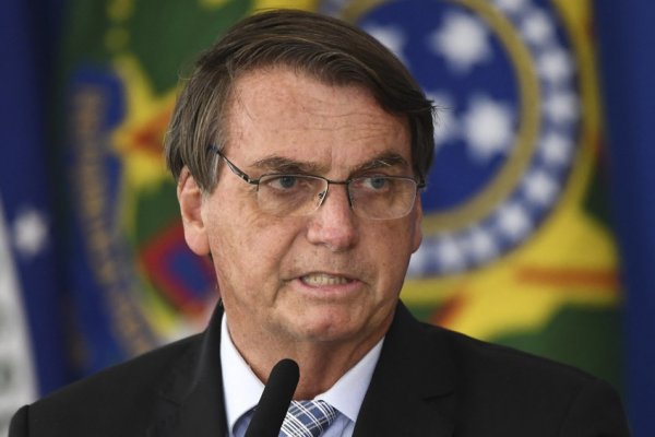 Luego de presionar con un desfile militar, Bolsonaro sufrió una dura derrota parlamentaria