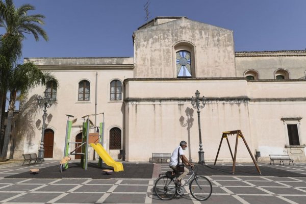 “No nacimos para vivir con tanto calor”: el pueblo en Sicilia sofocado por un récord histórico en Europa