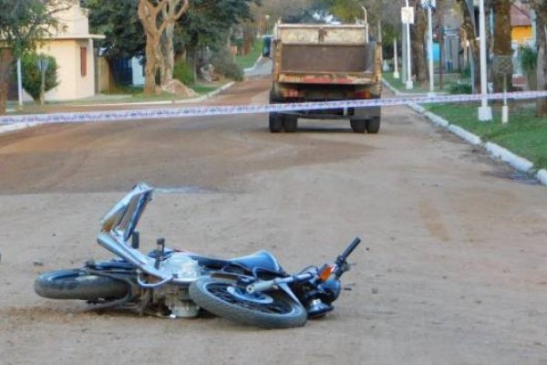La Cruz: Murió un motociclista tras chocar contra un camión