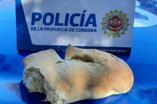 Insólito: un policía detuvo a un joven de 27 años por robar un pan y recuperó 