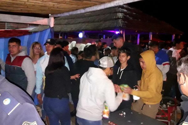 Tras el multitudinario evento, clausuraron un parador en Paso de la Patria