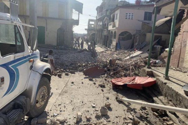 Terremoto en Haití: 724 muertos y cientos de personas atrapadas entre los escombros