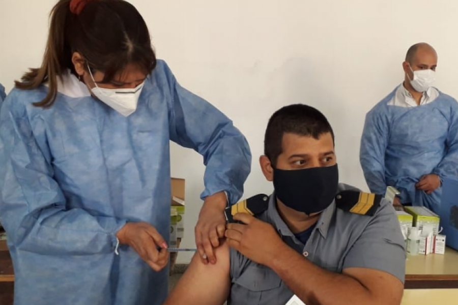 Corrientes: policías completan el esquema de vacunación contra el Covid-19