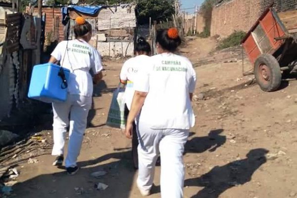 Salud continúa completando esquemas de vacunación Covid-19 en los barrios