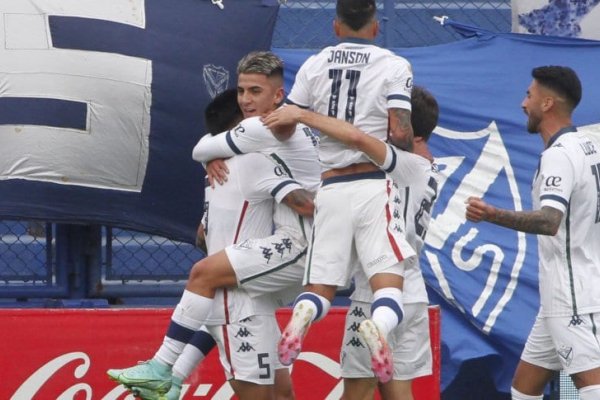 Vélez aplastó a Lanús y salió del fondo de la tabla de posiciones