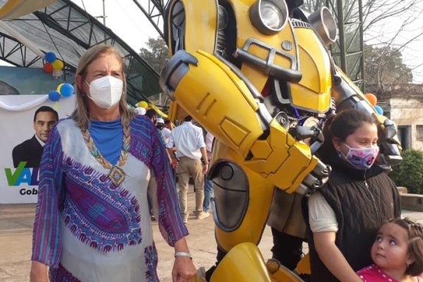 Victor Cemborain celebró el día del Niño con una visita “de otra Galaxia”