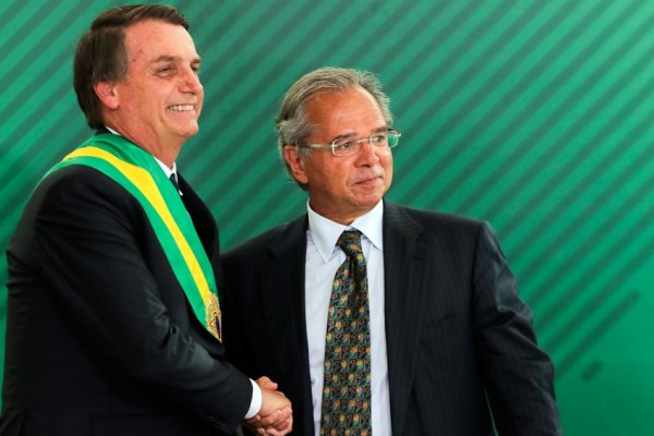 Bolsonaro dice que Brasil está al borde del colapso energético y anunció un aumento de tarifas