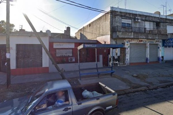 Mataron de un balazo a un joven que esperaba el colectivo