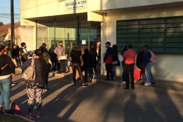 Elecciones en Corrientes con demoras y ausencias de autoridades de mesa