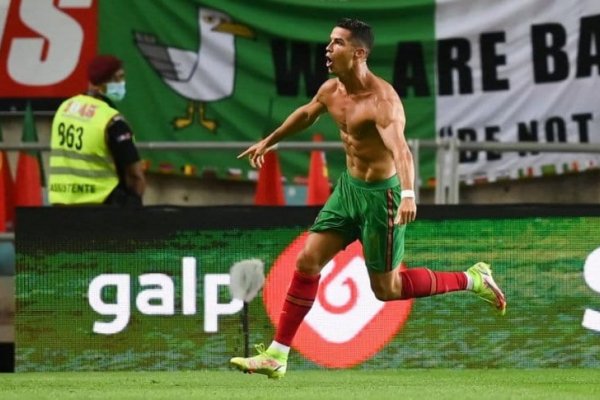 ¡Cristiano Ronaldo alcanzó el récord con Portugal!: doblete y triunfo agónico en el final