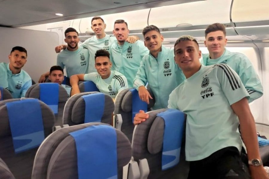 La Selección Argentina emprende la vuelta al país con cuatro deportados