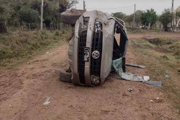 Un joven falleció luego de despistar una camioneta en un camino rural de Goya