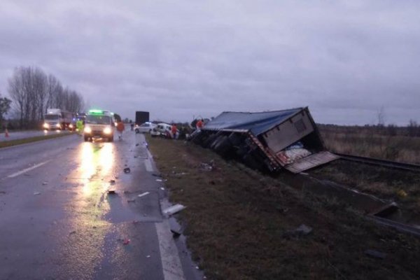 Complejo Zárate-Brazo Largo: Choque múltiple dejó al menos 3 muertos y 5 heridos