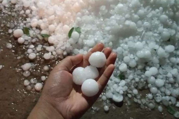 Fuerte caída de granizos sorprendió a Corrientes