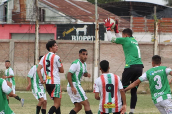 En cancha de Ferroviario se juegan los partidos centrales de la jornada