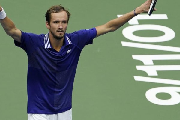Medvedev venció a Djokovic, se quedó con el US Open