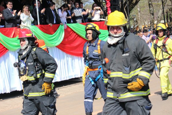 El intendente dona sus haberes a Bomberos Voluntarios de Santa Rosa