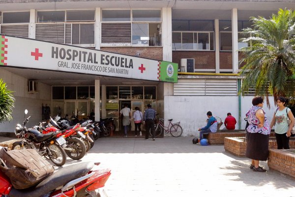 Aspirante al Servicio Penitenciario grave tras chocar con su moto a un caballo