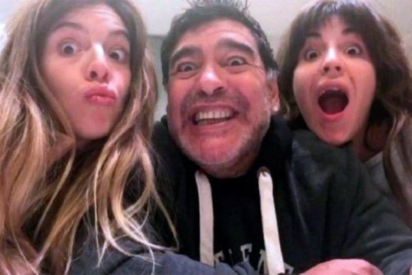 Los hijos de Maradona reactivaron las redes del Diez a manera de homenaje