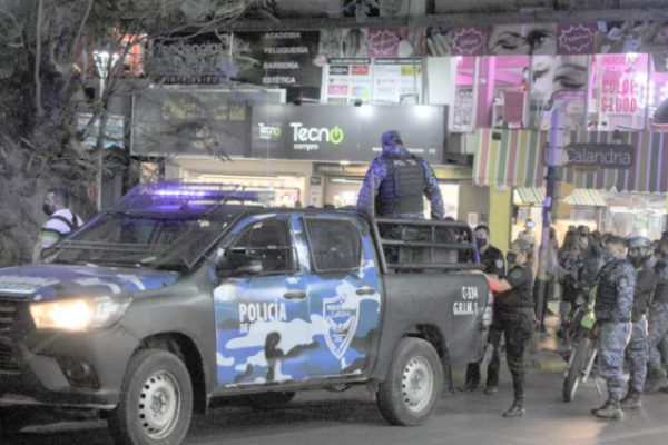 Operativo policial en plena peatonal Junín