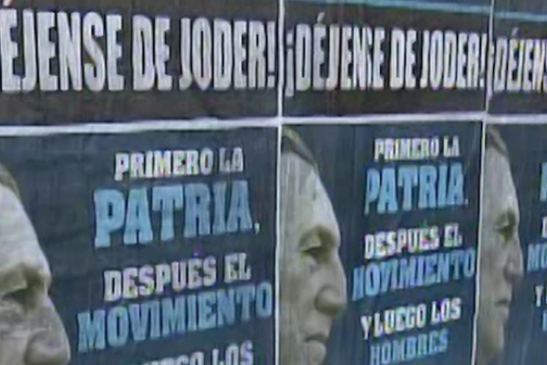 Crisis del Gobierno: CABA amaneció con afiches de Perón y la leyenda “déjense de joder”