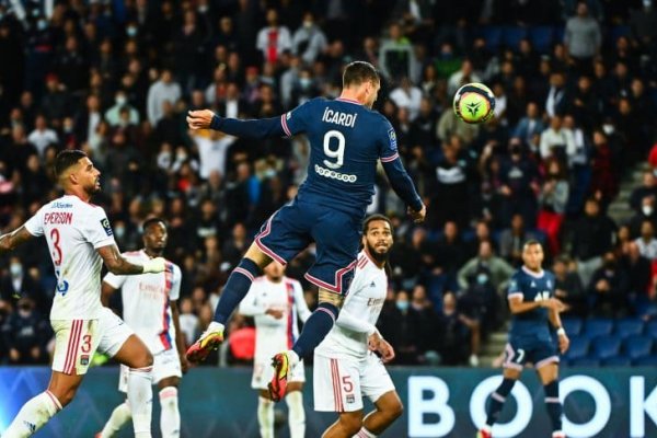El PSG de Messi salvó el invicto ante Lyon con un gol agónico de Icardi