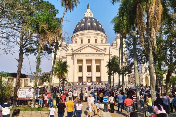 Jóvenes de todo el país llegaron a Itatí en una nueva edición de peregrinación del NEA