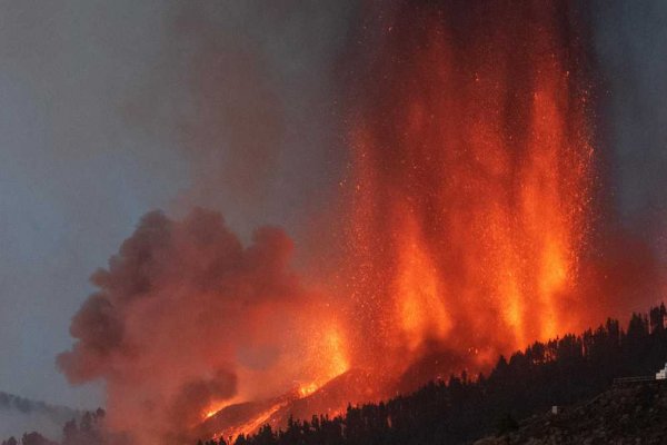 El volcán Cumbre Vieja entró en erupción en el archipiélago de Canarias