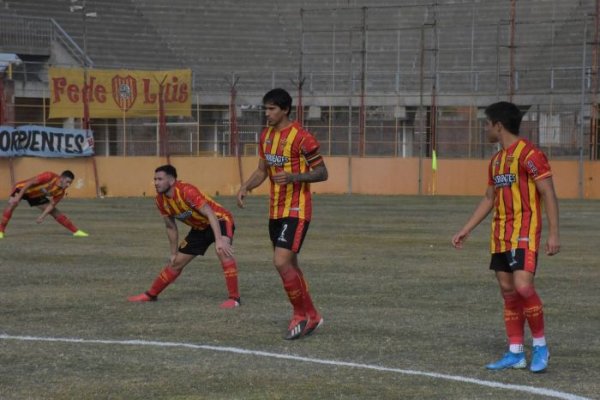 Boca Unidos venció por 3-0 de local a Juventud Unida