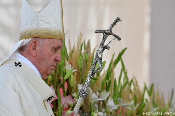 Francisco denunció que dentro del Vaticano lo querían muerto