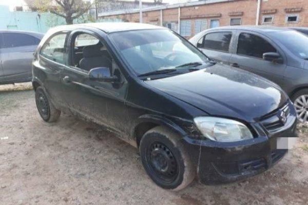 En allanamientos, demoran a una mujer e incautan un auto