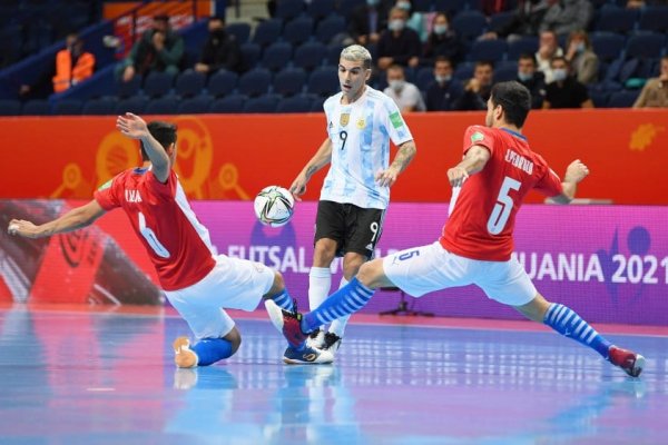 Argentina goleó a Paraguay en el Mundial de Futsal y pasó a cuartos de final