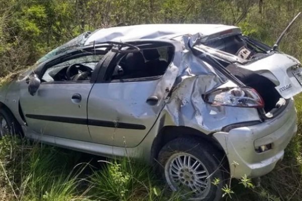 Mujeres lesionadas tras el despiste y vuelco de un auto