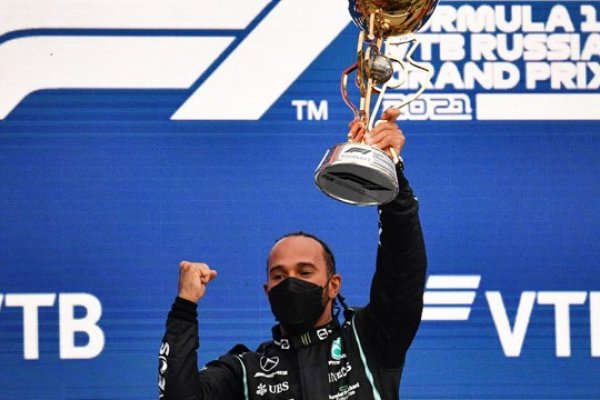 Hamilton ganó el GP de Rusia y alcanzó las 100 de victorias