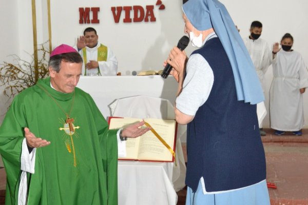 Visita pastoral del Obispo al departamento de Sauce