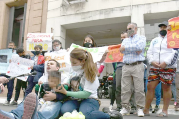 Apuran a la Justicia para que Nación ayude al niño que necesita un remedio de USD 2 millones