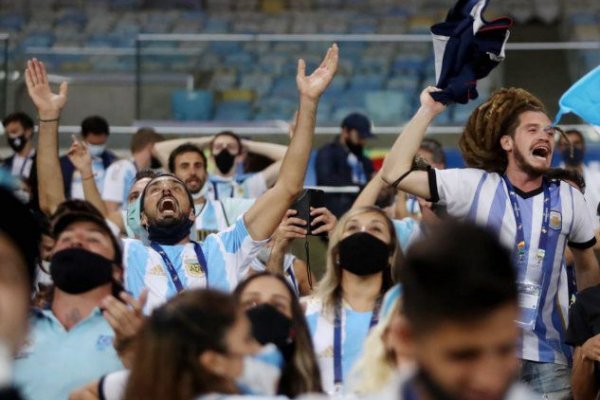 Para ir a la cancha habrá que tener al menos una dosis de la vacuna: qué más se va a necesitar