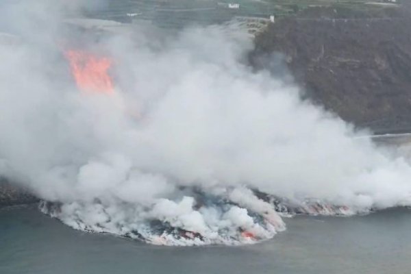 La lava del volcán de La Palma entró en contacto con el mar