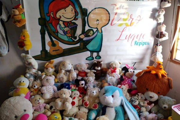 Solidaridad: Venden rifas para agasajar a niños oncológicos