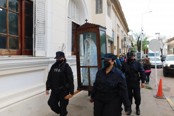 La virgen del Rosario visita la Policía Federal Argentina