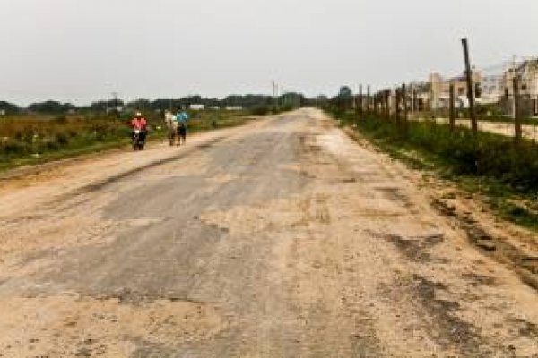 Sin ripio ni cañerías: Malestar de vecinos de Santa Catalina que no pueden edificar sus casas