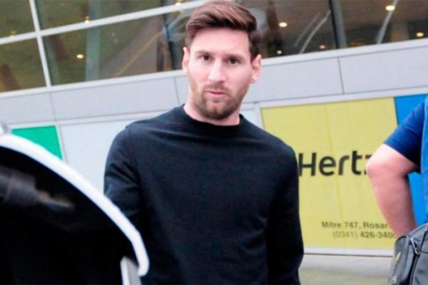 Messi llegó desde París junto a Di Maria y Paredes para lucir la camiseta argentina