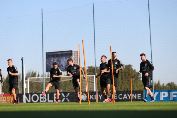 Argentina, con Messi, realizó su primer entrenamiento con plantel completo