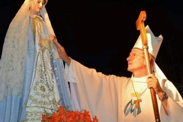 Monseñor Adolfo Canecin saluda a los goyanos en el Día de la virgen del Rosario