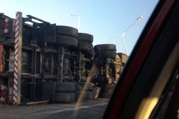 Un camionero murió tras volcar cerca de Monte Caseros