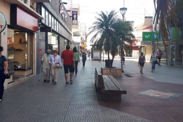 Movimiento comercial normal con 90% de locales trabajando