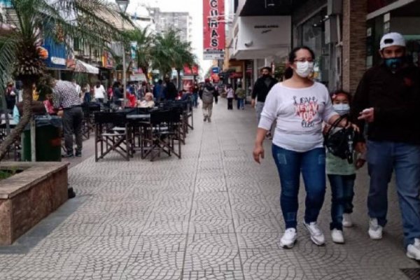 Los comerciantes aprovecharon la presencia de turistas en Capital